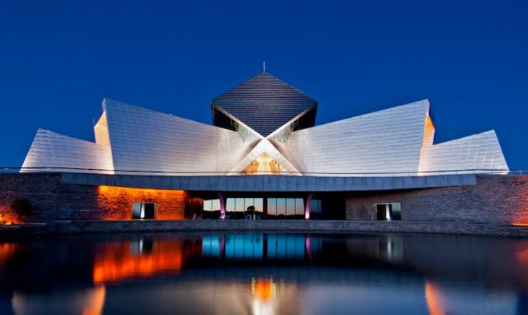 FOOD & DRINK | Sommos Wine Tasting