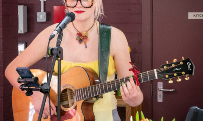 LOVE YOUR LOCAL MARKET | Shopping and Songs