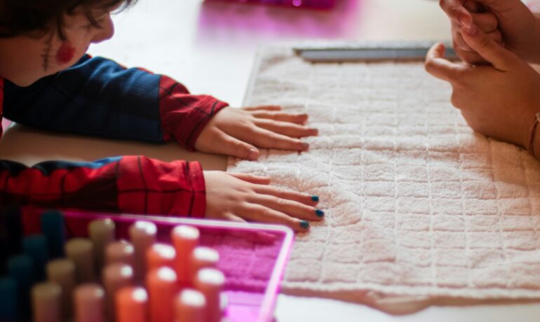 FAMILY FEST | Mini Manicures with Roberta Beauty